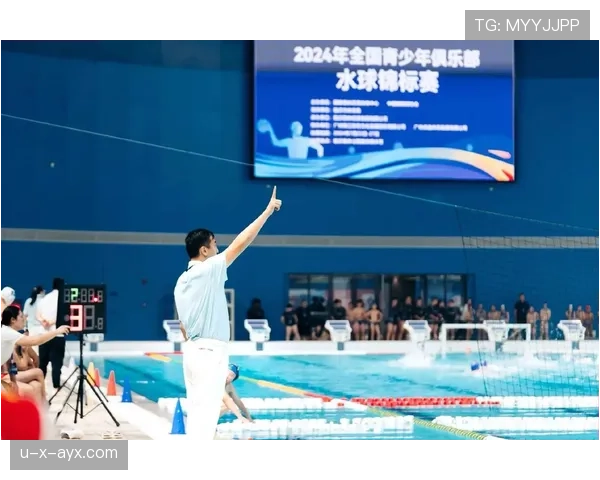 谢恩·卡萨斯男子游泳赛场再创佳绩，刷新个人最佳成绩