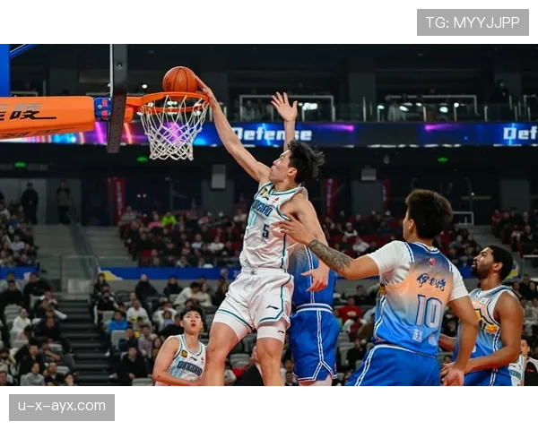 杨瀚森利用内线挡拆提升得分效率，拉开与队友的关键差距